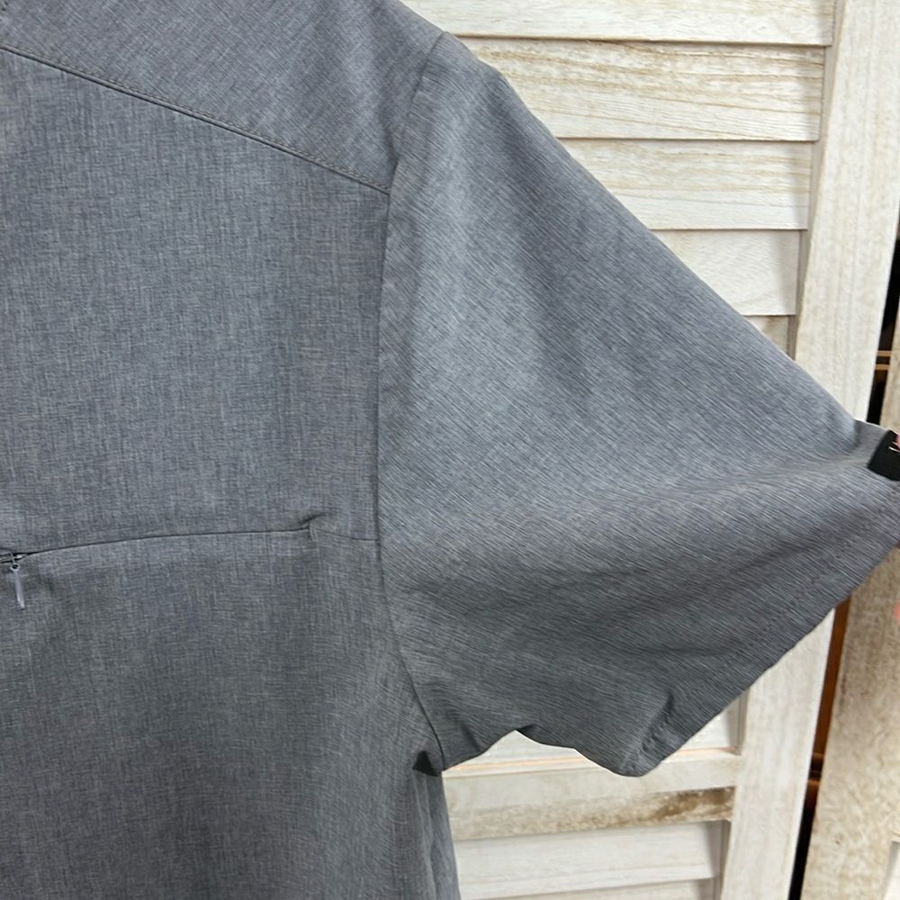 Jaanuu Refined Heathered Gray V-neck Scrub Top Large - Picture 4 of 10